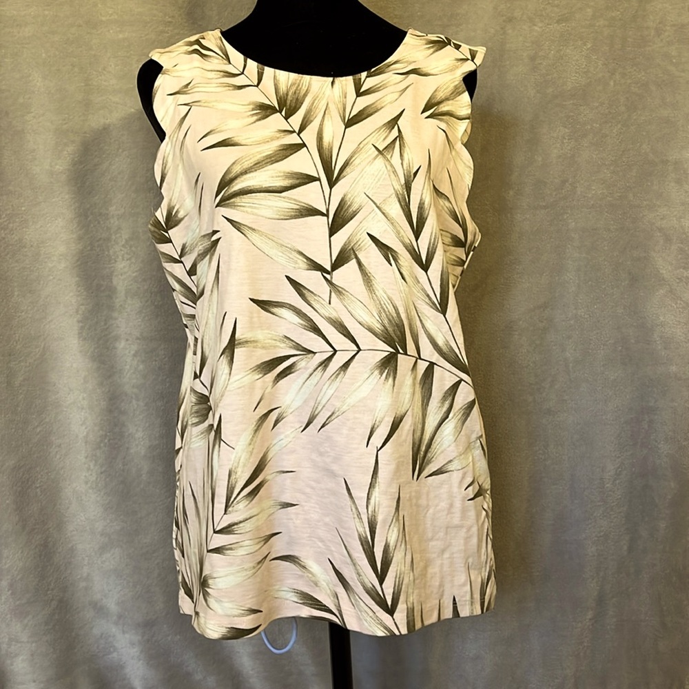 **2/$22** NWT Ann Taylor Tank - Size Small